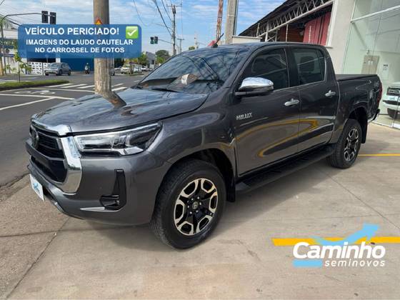 TOYOTA HILUX 2.8 D-4D TURBO DIESEL CD SRX 4X4 AUTOMÁTICO TOYOTA HILUX 2.8 D-4D TURBO DIESEL CD SRX 4X4 AUTOMÁTICO